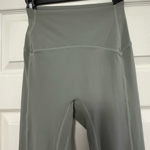 Two-Piece Gray Activewear Set | High-Waisted Leggings & Sports Bra like new - Picture 3 of 14